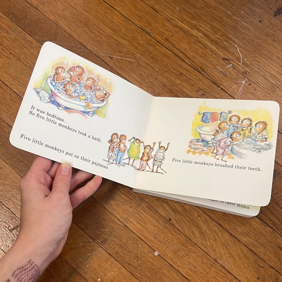Five Little Monkeys 🙈 🙉 🙊 jumping on the bed vintage kids board book - Picture 5 of 9